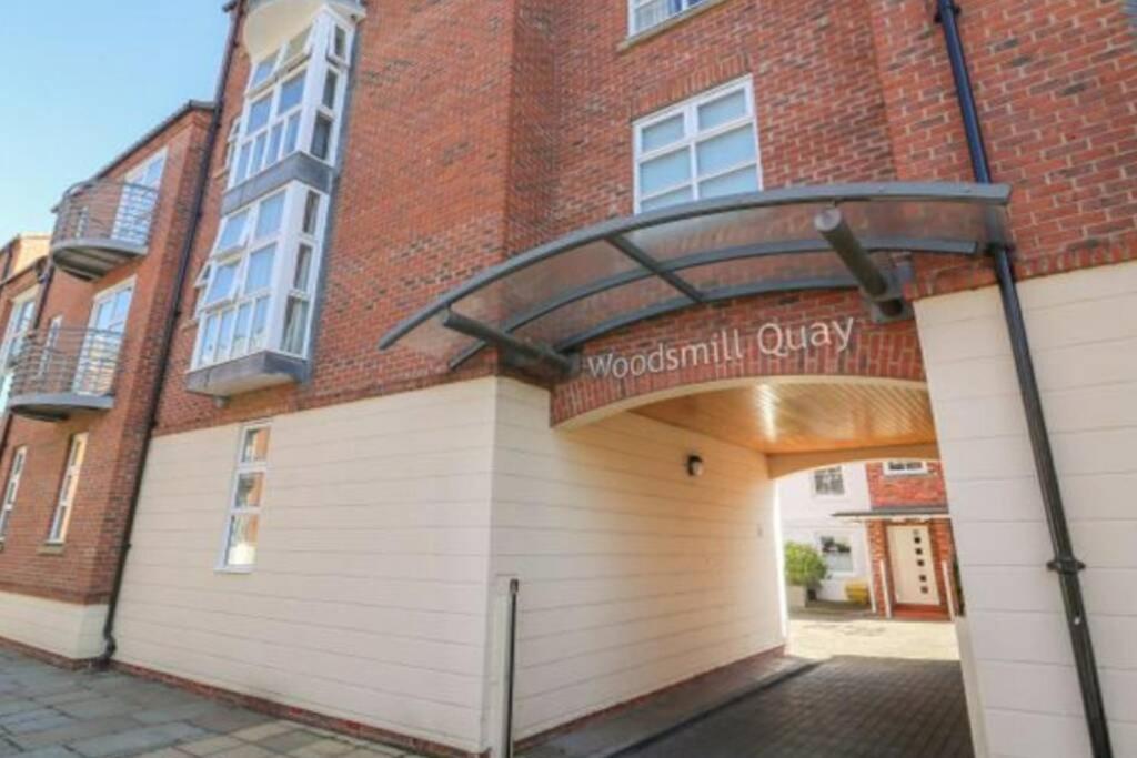 The Riverside At Woodsmill Quay With Parking York Exteriör bild